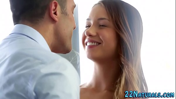 Porno caseiro brasileiro com loira rabuda sendo arrombada