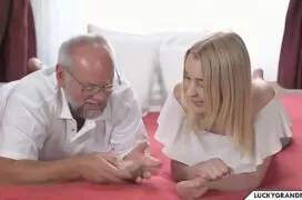 Video porn incesto neta dando pro avô